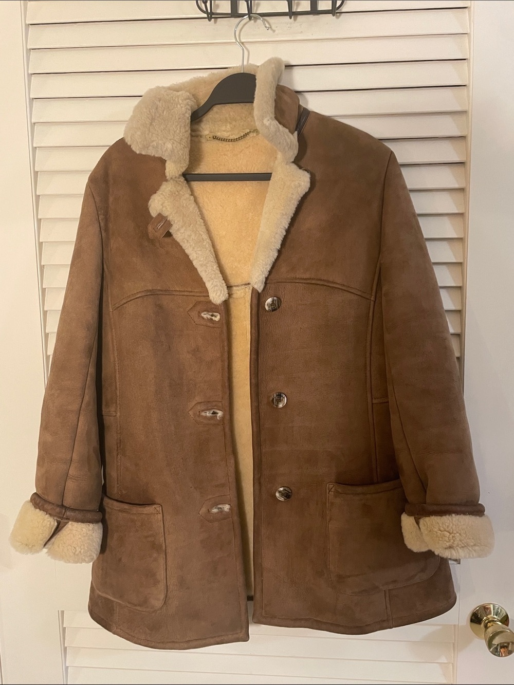 Genuine Vtg Shearling-Lined Honey Color Suede Coat with Cream Fur Trim